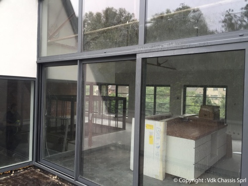 Grandes baies vitrées en aluminium posées par VDK Châssis en province de Liège