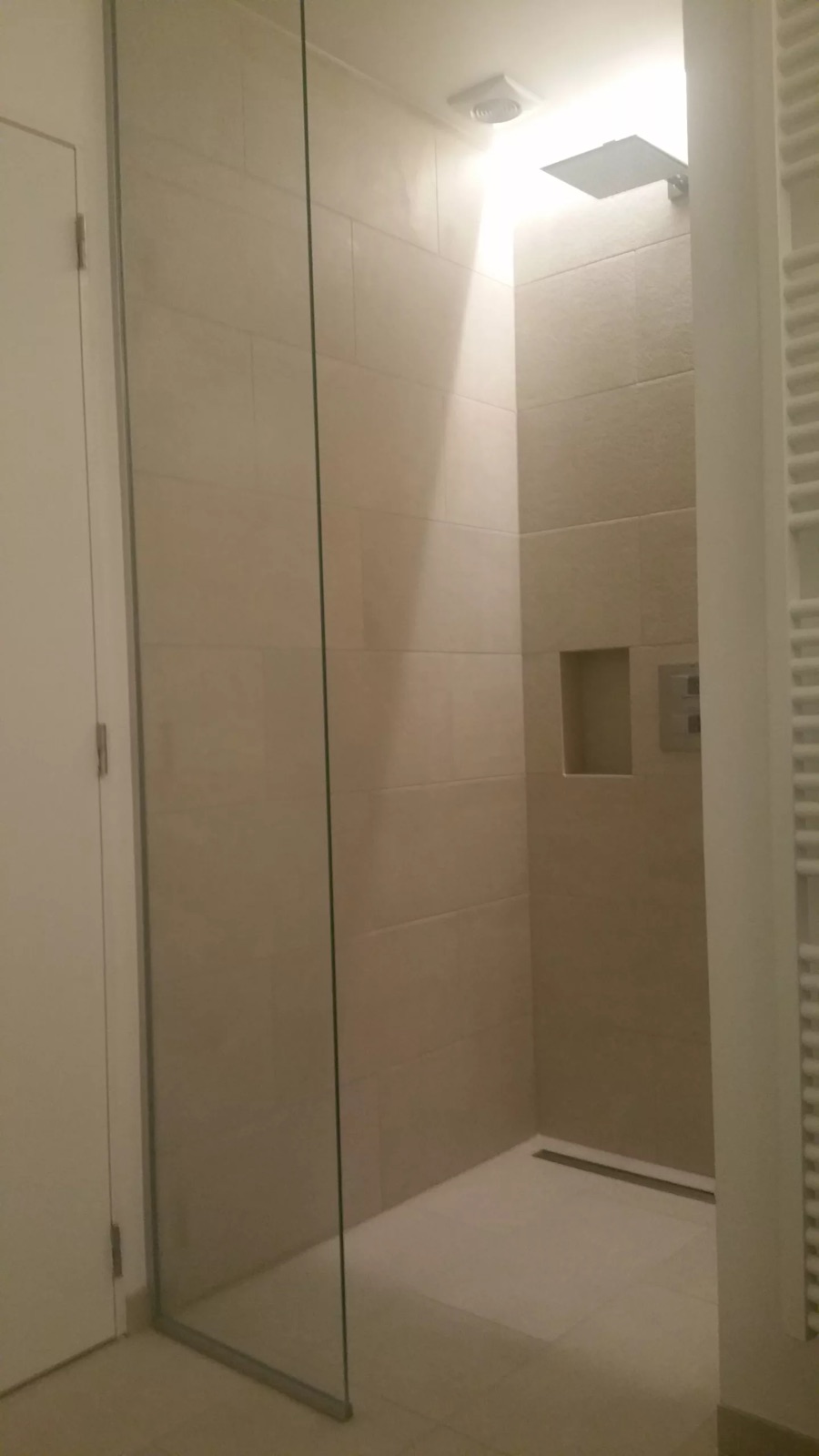 Douche à l'italienne, niche carrelée à Ixelles, Euroneuf