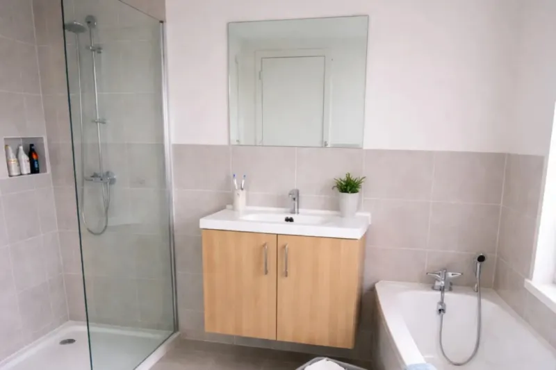 Salle de bains, douche à l'italienne et vasque à Bruxelles, GHD Renov