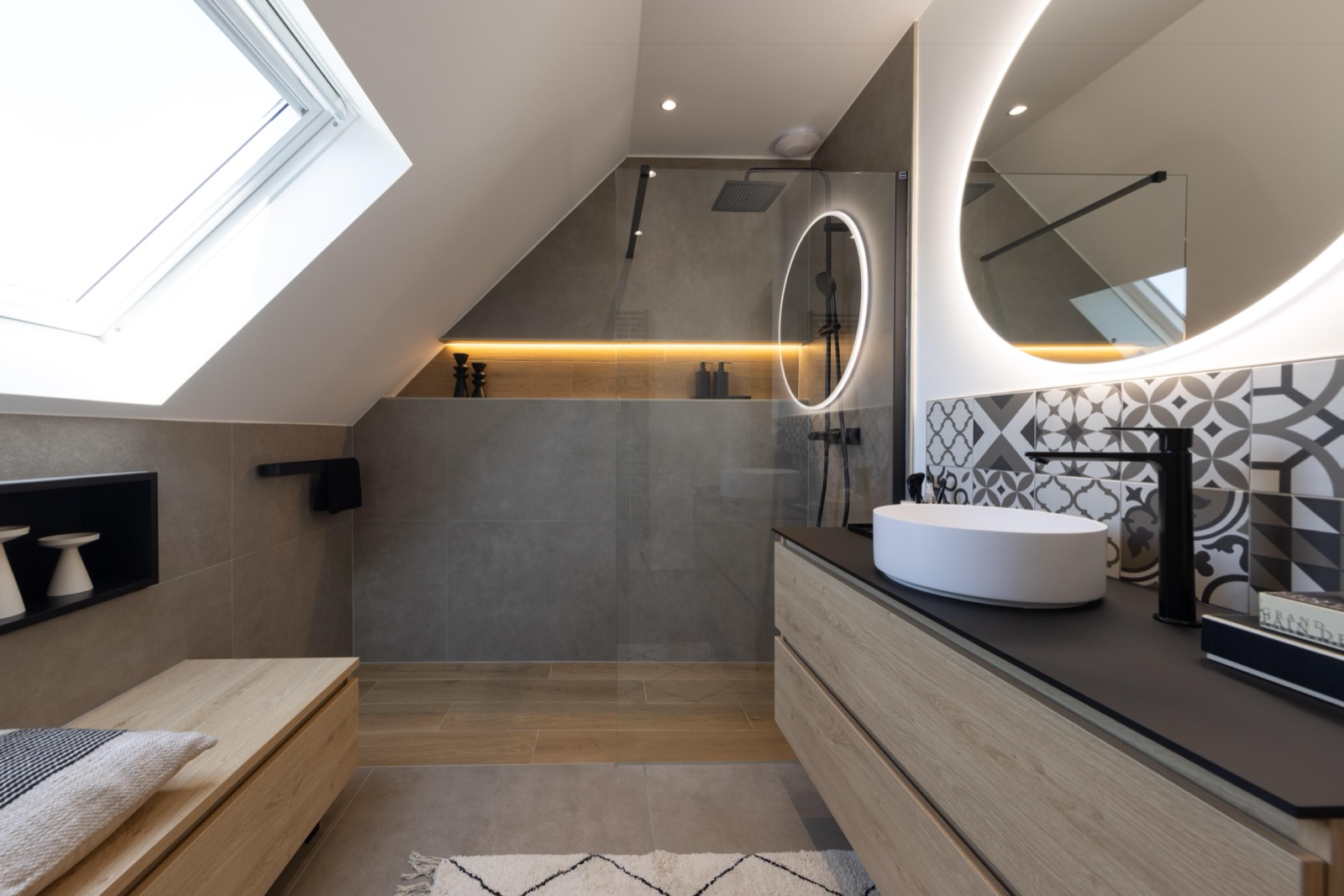 Douche à l'italienne, miroir rétroéclairé à Waterloo, GL Pro