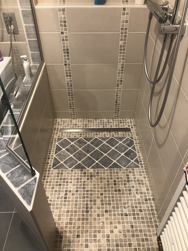 Douche à l'italienne, sol en mosaïque à Seraing, Ital'carro