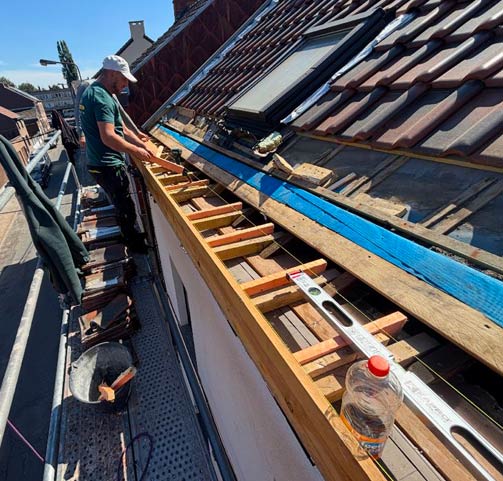 Travaux de zinguerie et de corniche de toiture par CS Toiture Charleroi