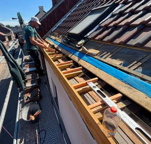 Travaux de zinguerie et de corniche de toiture par CS Toiture Charleroi