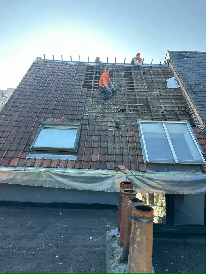 Travaux de toiture avec fenêtres de toit — réalisation toiture par M Delleuse Marc Toitures