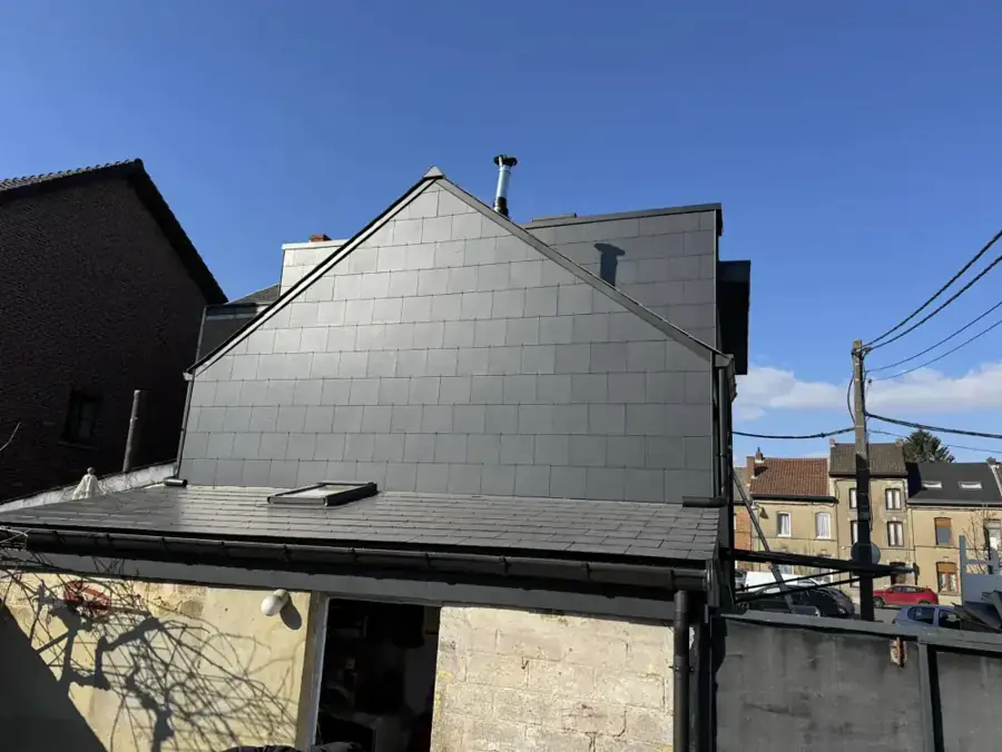 Toiture et pignon rénovés — réalisation toiture par Toiture Tarsilla