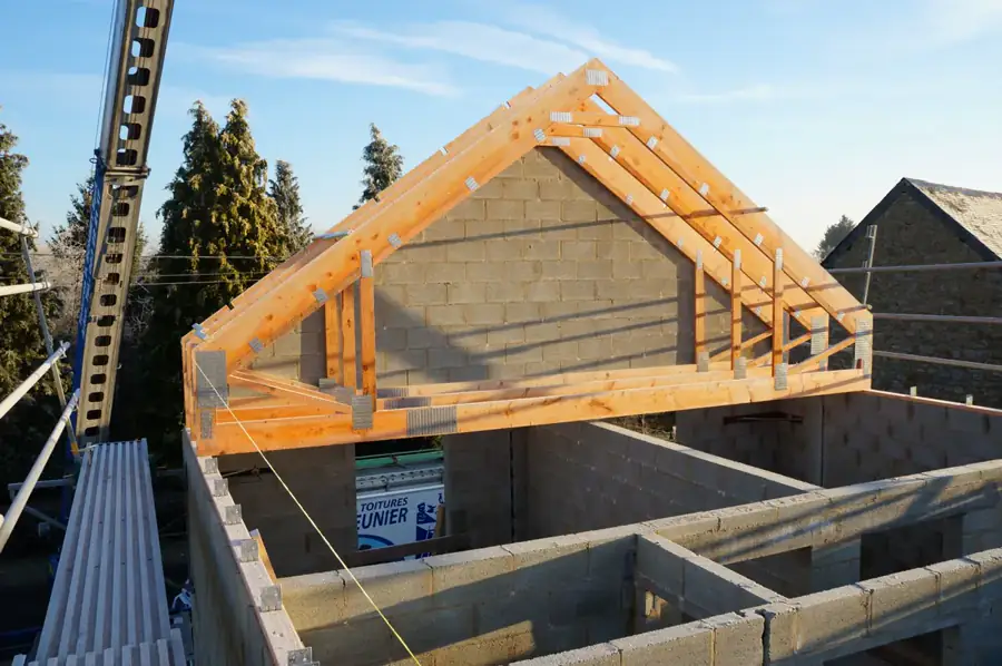 Nouvelle charpente en construction — réalisation toiture par Toitures Meunier